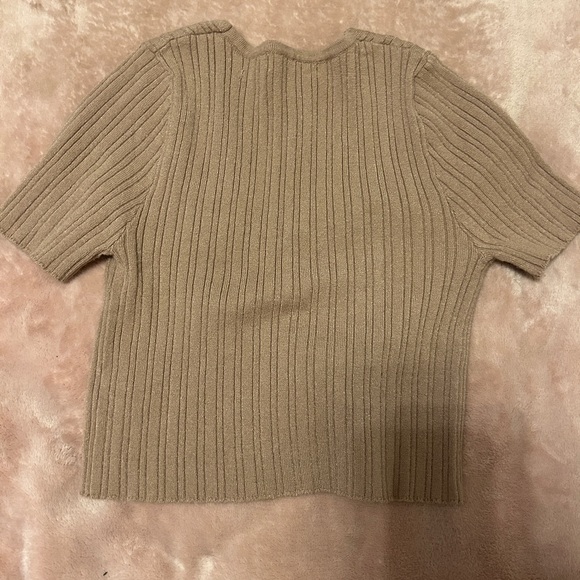 Active USA ribbed top with cute clasps - Picture 3 of 4